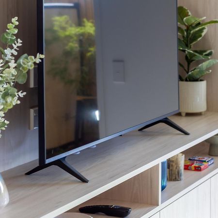 Downtown Delight: Studio At 8 Wilmer With Backyard 基督城 外观 照片