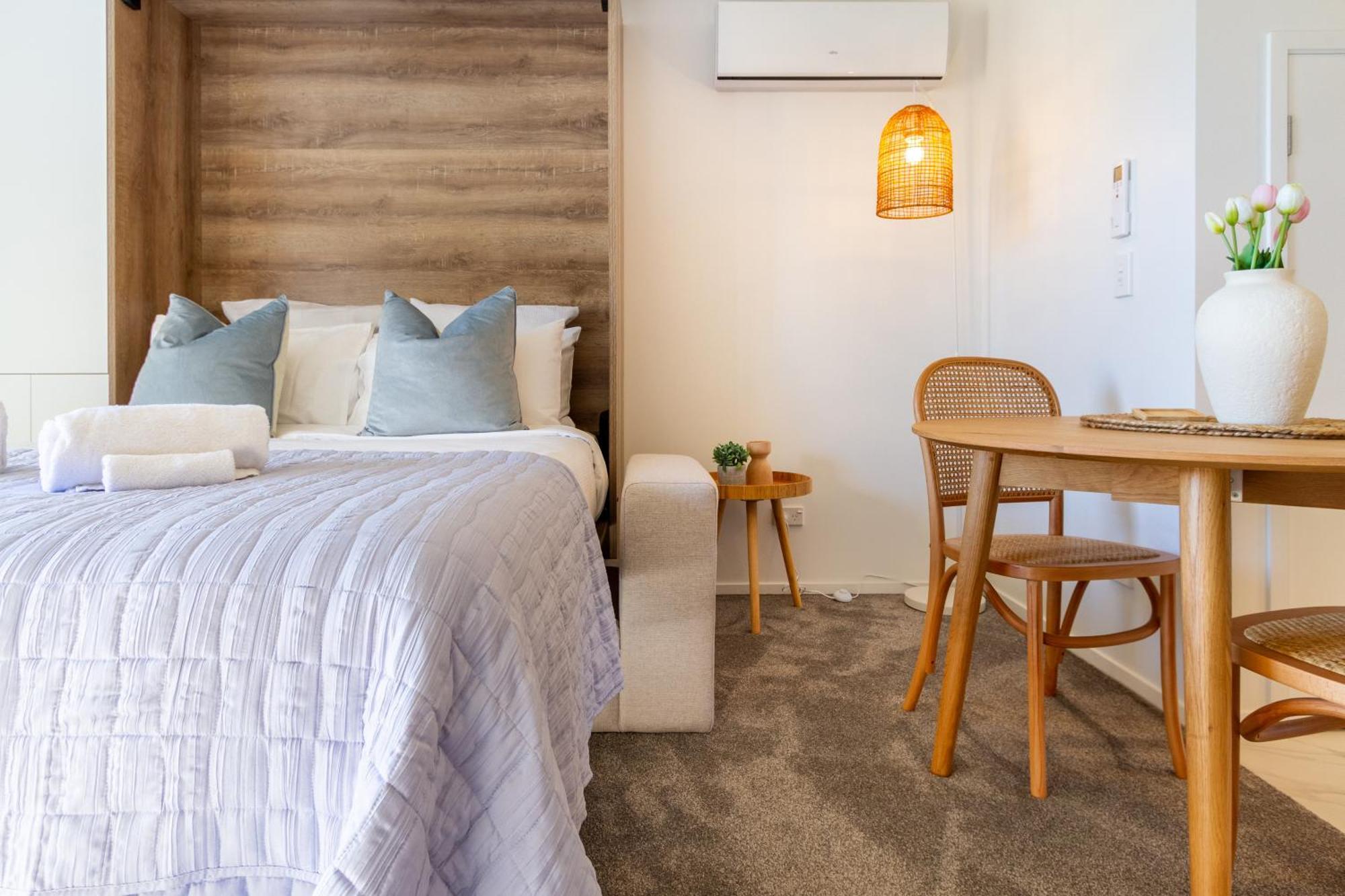 Downtown Delight: Studio At 8 Wilmer With Backyard 基督城 外观 照片